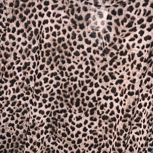 Leopard Top - Picture 2 of 3